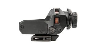 The Mepro M22 PRO features a factory-installed light module that eliminates reticle washout and enhances low-light performance. 